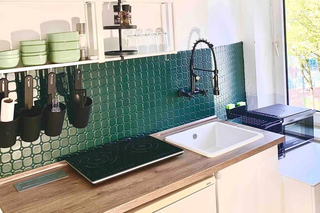 Suburban Jungle Apartment Бохум Екстериор снимка